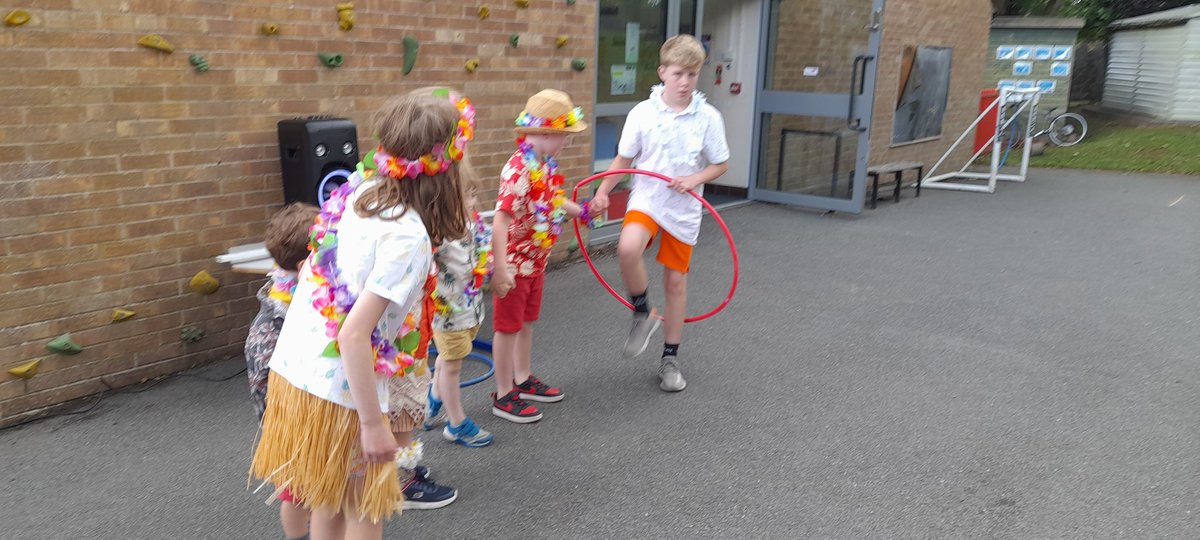 ysgolyfoel's tweet photo. Pass the coconut, flip the flip flop, move the hoop and limbo!! #FOEL https://t.co/rIVctmdE4U