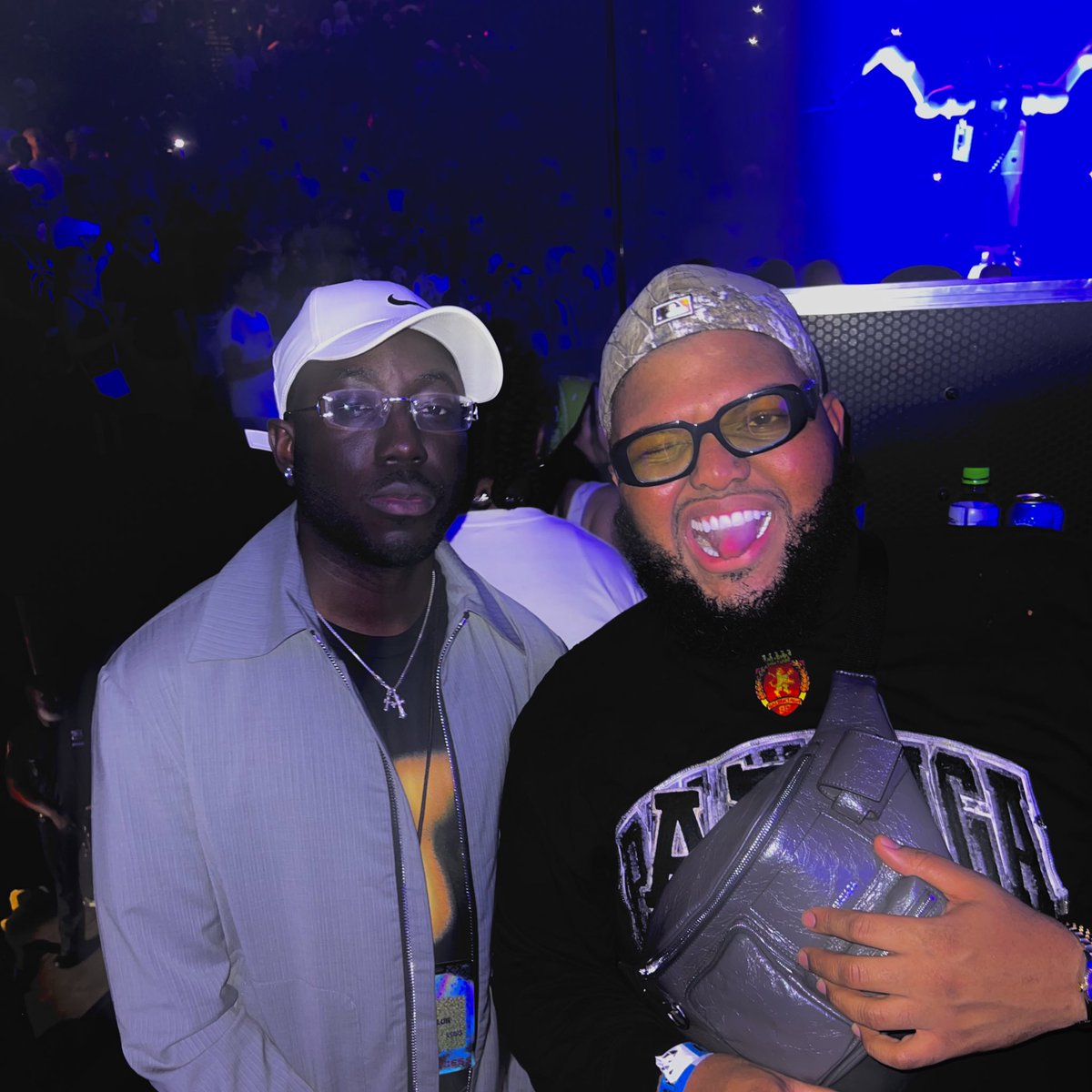 BNYX's tweet photo. just signed to Coulda Been Records. I wanna thank my team, lawyer, and my family for helping make this happen. dream come true. Napkin contracts need to be normalized #couldabeenrecords #bigthingsotw #majorlabel #finallyrich #winning https://t.co/3f3Ev4Op5W