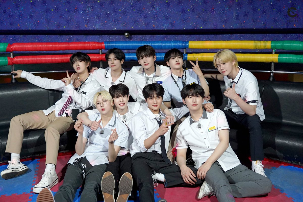 KREBIPETI_twt's tweet photo. [#LPT_Only]
[C-BOX] <크래비패티 파크> 방과 후 Y2K 활동 특집 비하인드
⠀
지금 바로 크래비패티 공식 팬카페에서 만나보세요🌟
⠀
▶ https://t.co/bs9aNKnyhf…
⠀
#.KREBIPETI #.크래비패티
#.KREBIPETI_PARK #.크래비패티파크 https://t.co/tWyfX5Uw89