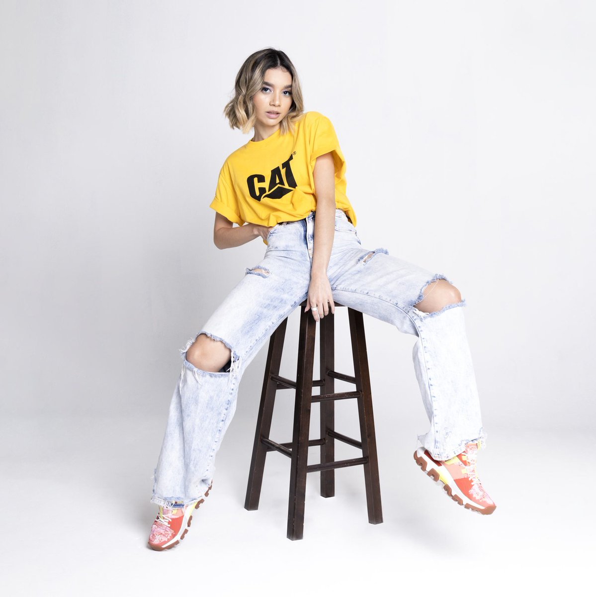 Discover the art of effortless style with Cat Footwear. From footwear to apparel, our collection adds the finishing touch to any outfit. #catfootwearsa #footwear #shoes #workshoes #fashion #fashionshoes #streetstyle #caterpillar #apparel #catapparel