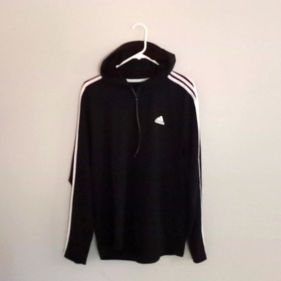 Gizshmax0902's tweet photo. So good I had to share! Check out all the items I'm loving on @Poshmarkapp #poshmark #fashion #style #shopmycloset #earth #adidas #timeandtru: https://t.co/aUYk08u5LQ https://t.co/QKLX4YvxWG
