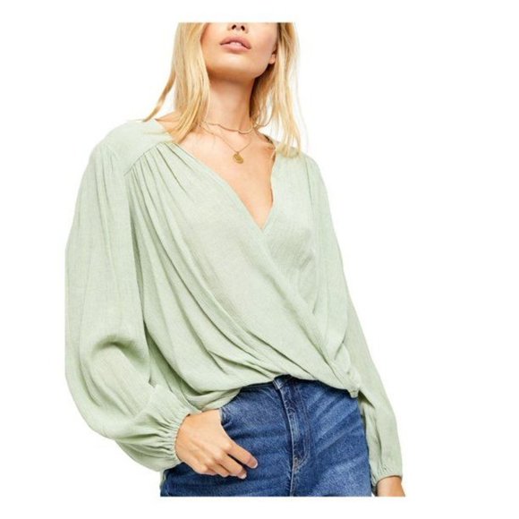 InnovativeLand1's tweet photo. So good I had to share! Check out all the items I'm loving on @Poshmarkapp from @mariacafiero_ #poshmark #fashion #style #shopmycloset #charlesjourdan #freepeople #neimanmarcus: https://t.co/ki0XwuhkTT https://t.co/wCcOQSql7j