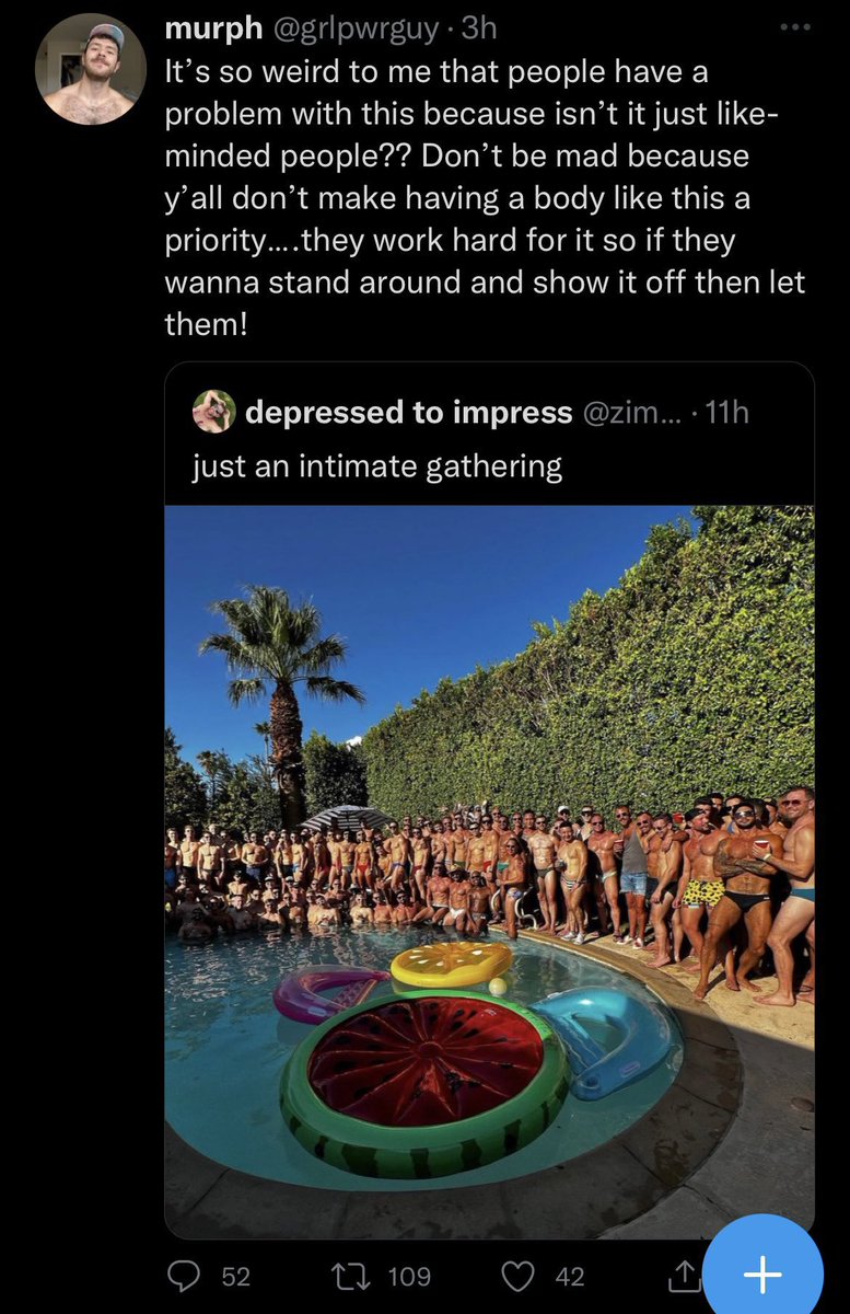 scauldingtea's tweet photo. @smurfymurphyx This you? Get back in your crate boy. https://t.co/Y4WfWNNvQj