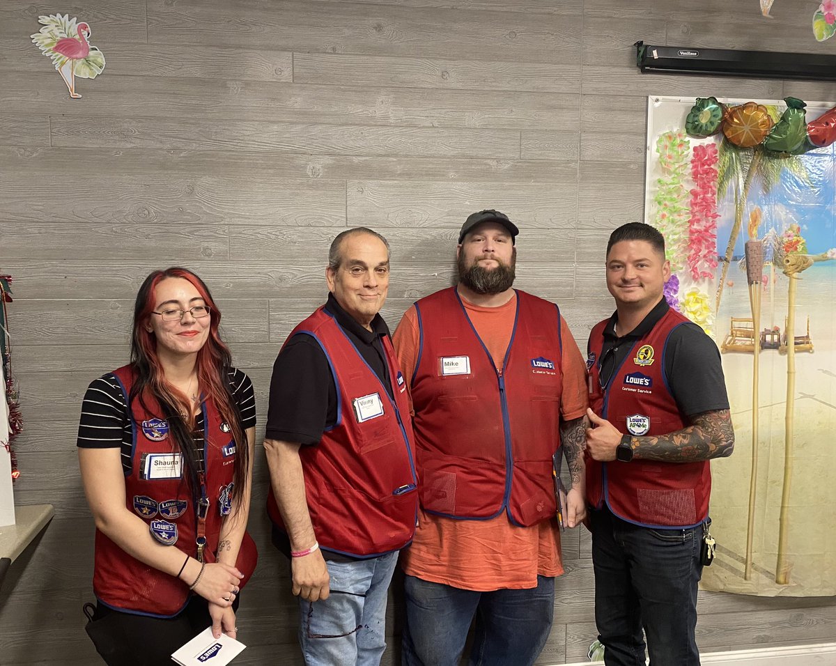 Service stars ⭐️. Very appreciative of these 3 DS’. Shauna, Vinny and Sully were a huge help these past couple weeks. <a href="/SamuelM30333256/">Samuel Meyer</a> <a href="/AndrewsP26/">Paul Andrews</a> <a href="/JaneenV_HRBP/">Janeen Valdes</a>