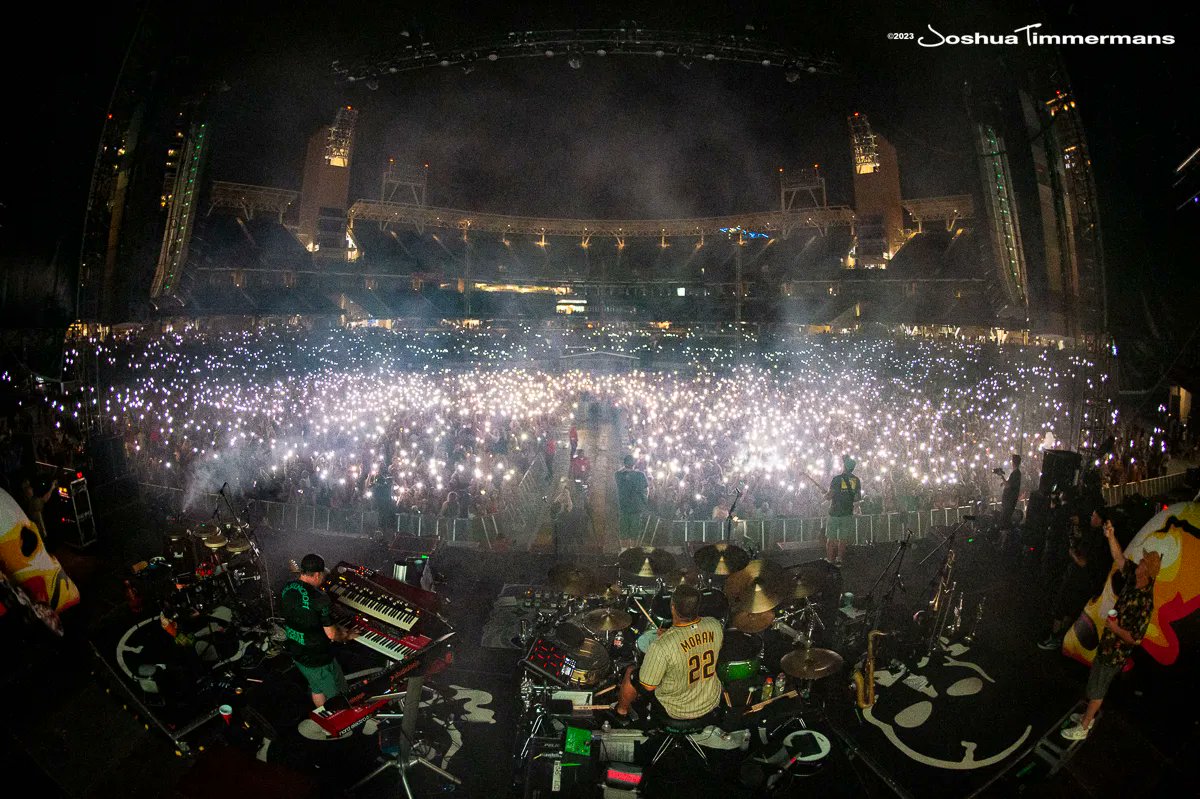 NobleVisions's tweet photo. A look into the unreal @slightystoopid stadium show last night at Petco Park in San Diego. More to come! Additional photos on https://t.co/kbcMZoSR5w

© @Noblevisions | Josh Timmermans https://t.co/1hlXnX3uEu