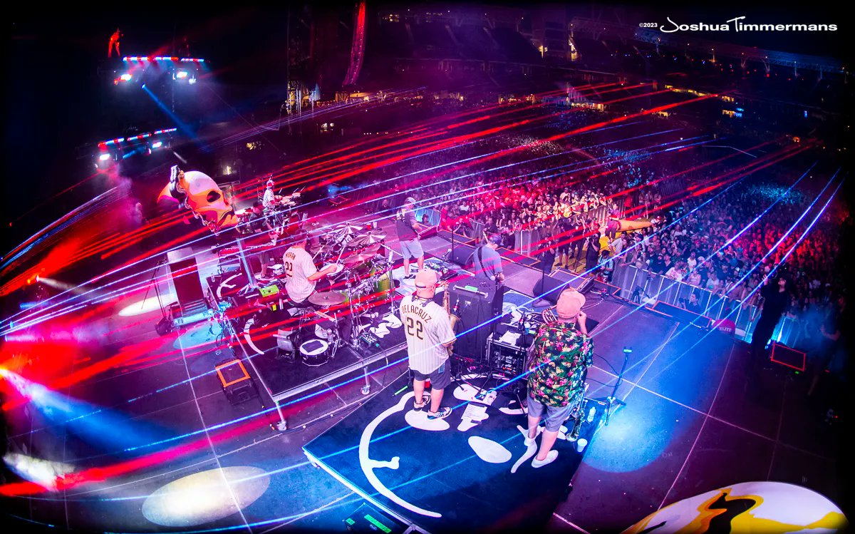 NobleVisions's tweet photo. A look into the unreal @slightystoopid stadium show last night at Petco Park in San Diego. More to come! Additional photos on https://t.co/kbcMZoSR5w

© @Noblevisions | Josh Timmermans https://t.co/1hlXnX3uEu