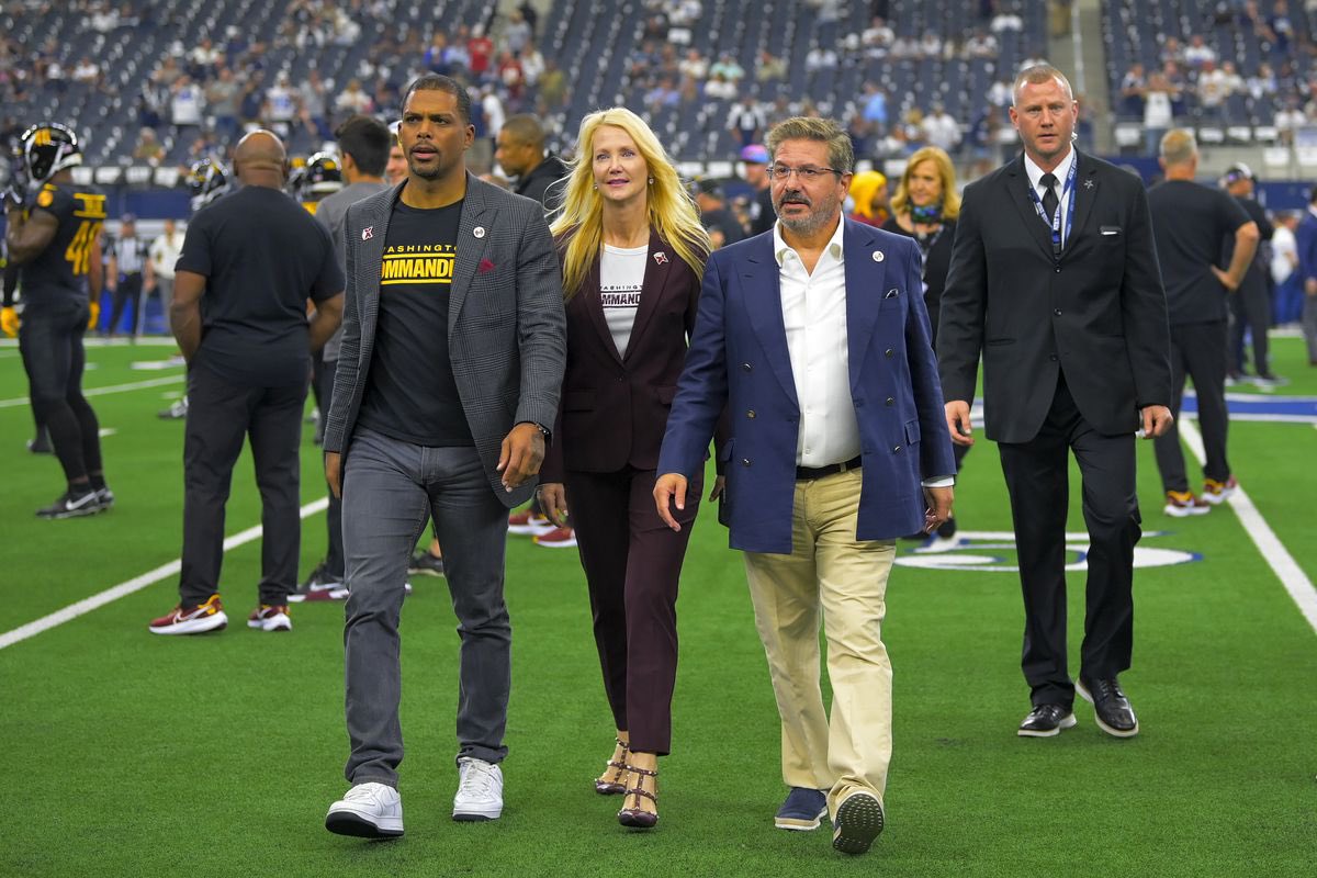 REPORT: 

The <a href="/NFL/">NFL</a> has reached an agreement with Dan Snyder to resolve all remaining legal issues, paving the way for the sale of the #Commanders to be finalized.

NFL owners will vote next week to complete the $6.05 billion transaction.

(via <a href="/washingtonpost/">The Washington Post</a>)

#HTTC #SSN #NFL