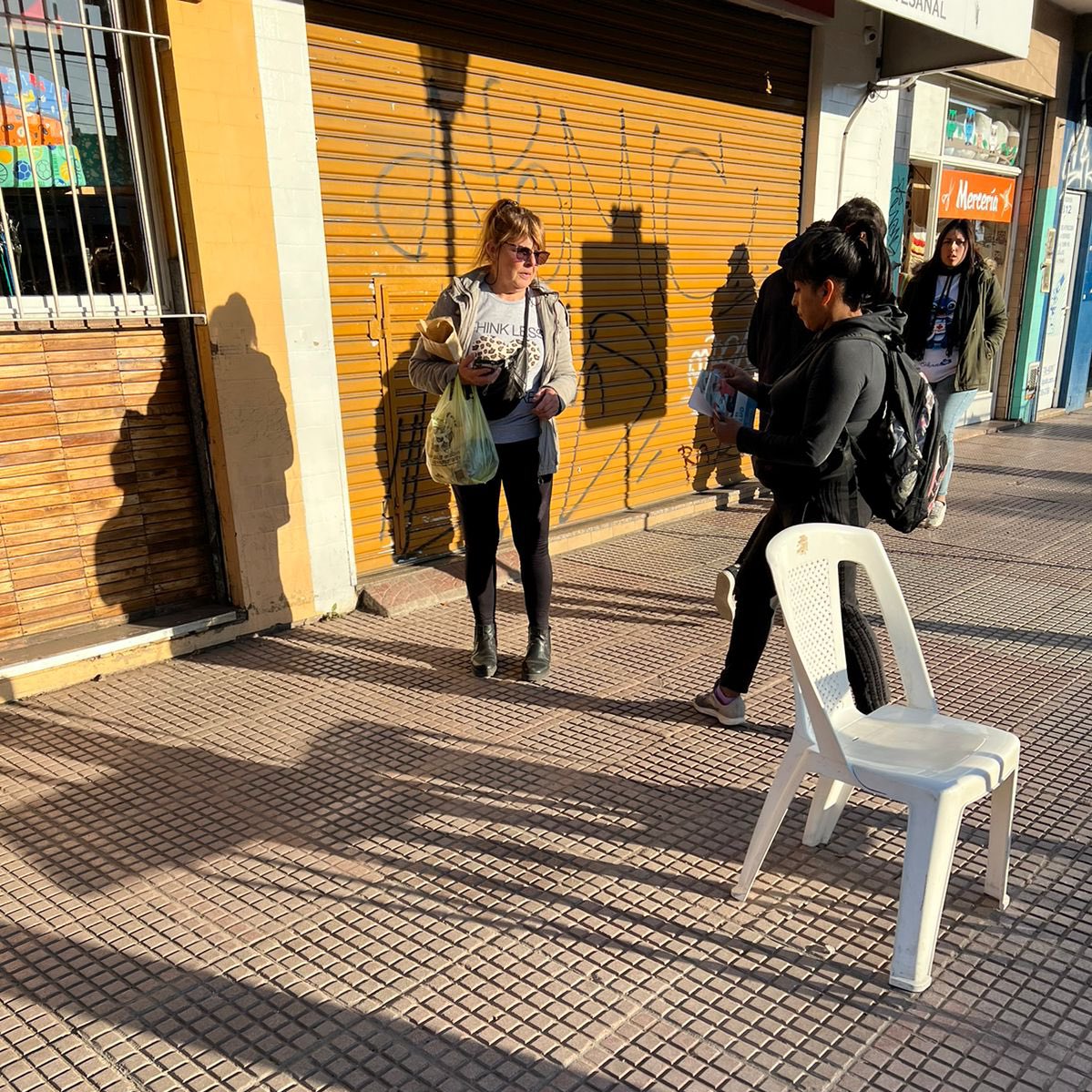 DanielNunez1960's tweet photo. Hoy la militancia ✌🏻del barrio #TalarCentro y #TalarSur  informando a los vecinos y vecinas sobre los lugares de votación.
@ZamoraJulio Intendente https://t.co/bQ7Pu5X73P