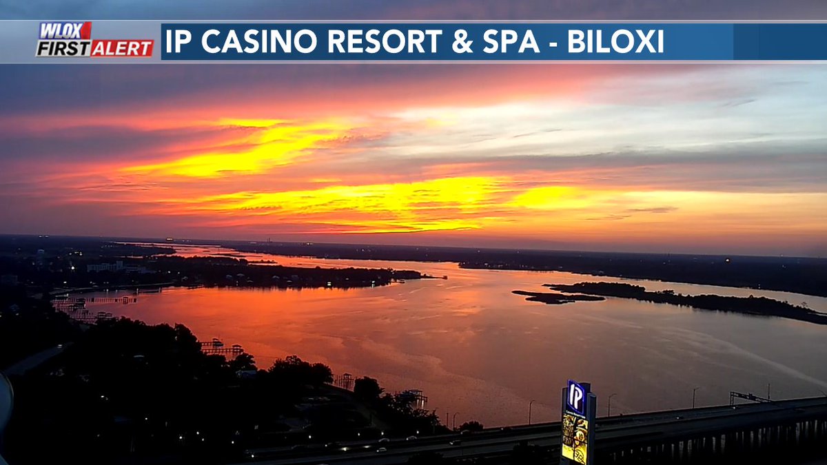 Oh WOW!!! Fire in the sky! It's so #beautiful #mswx #sunset #coastalmississippi #secretcoast