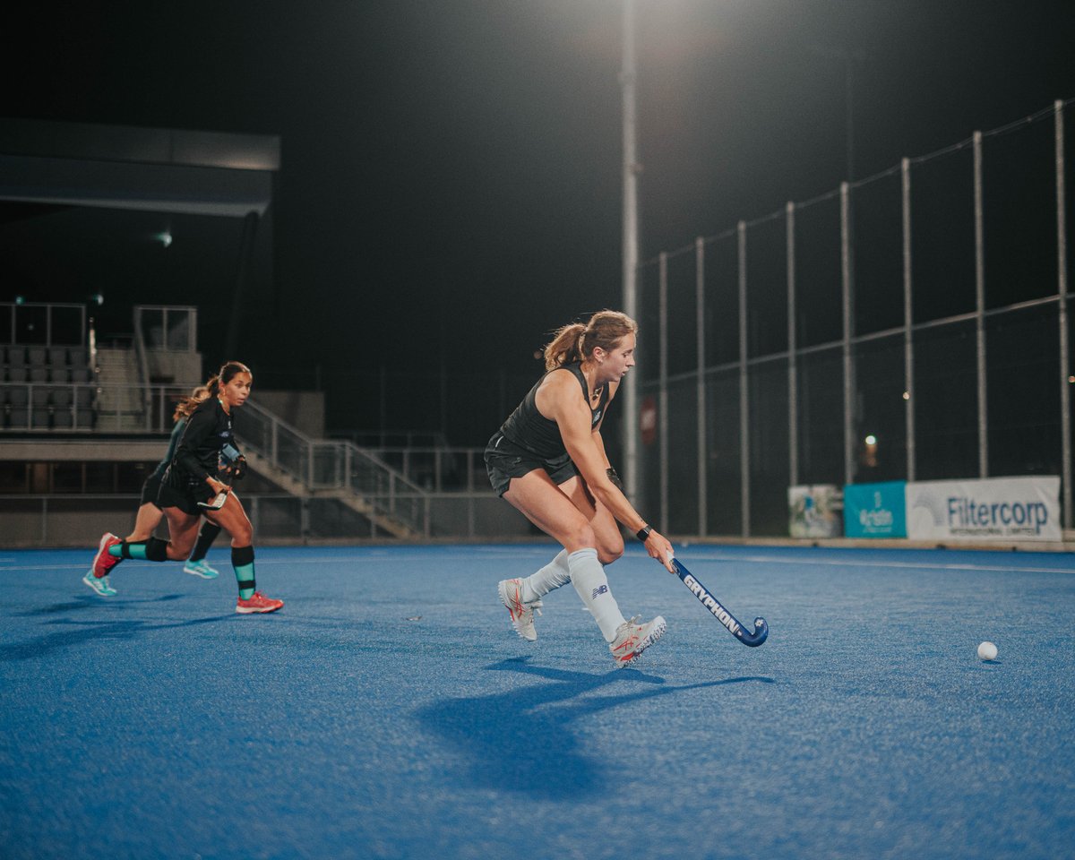 Vantage Black Sticks tweet media