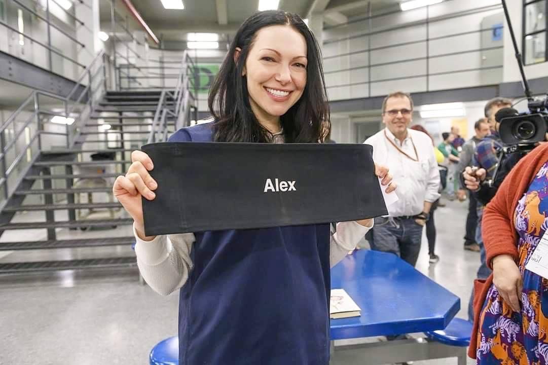FayeYokoReunion's tweet photo. What pill actually did @LauraPrepon took for forget Alex, I need that one too🥹💔some characters are hard to forget, I cant believe she forgot #oitnb and her best piece of art Alex💔👓
#vauseman #alexvause #vause https://t.co/Kw1k8Zlzdx
