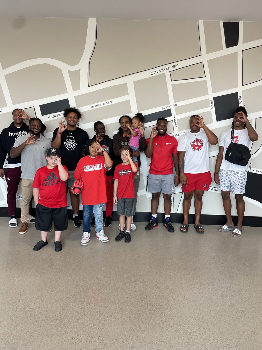 _mrutt_'s tweet image. Thanks to Credit Bureau Systems here in Clarksville for your support of Austin Peay football and APSU student-athletes. CBS…supporting Austin Peay athletics since 1985.