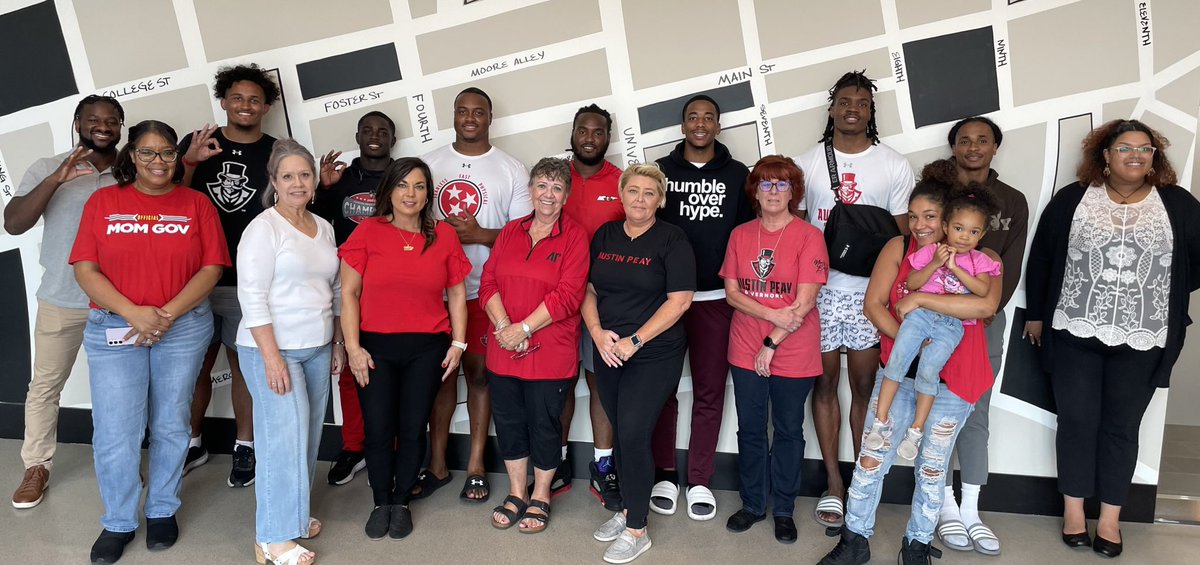 _mrutt_'s tweet image. Thanks to Credit Bureau Systems here in Clarksville for your support of Austin Peay football and APSU student-athletes. CBS…supporting Austin Peay athletics since 1985.