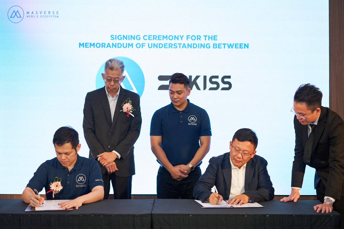 MasverseHub's tweet photo. Signing ceremony of a Memorandum of Understanding (MOU) between @UKISSTech and Masverse. Withness by Vice President of First Solar Malaysia Sdn Bhd, Datoโ P'ng Soo Hong and Chief Marketing Officer of Masverse Richard Koay.
#masverse #ukisstech #web3 #CyberSecurity https://t.co/ncFBPqjMtk