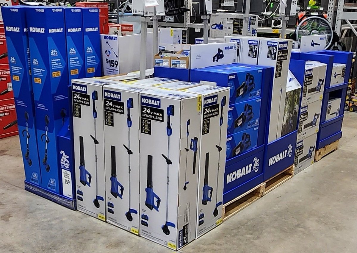 Tracey78696997's tweet photo. We had some fun merchandising!
#1566 is getting it done.
@CongerJared
@BrendanTorrence @BlueBoxR1 @JBBailey9 @BenitoKomadina https://t.co/OzdZpr7thN