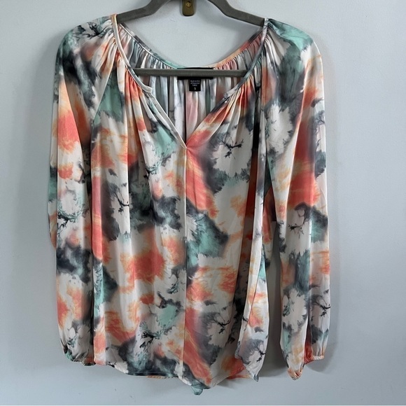 So good I had to share! Check out all the items I'm loving on <a href="/Poshmarkapp/">Poshmark</a> #poshmark #fashion #style #shopmycloset #karenkane: posh.mk/tT9BaCbqwBb