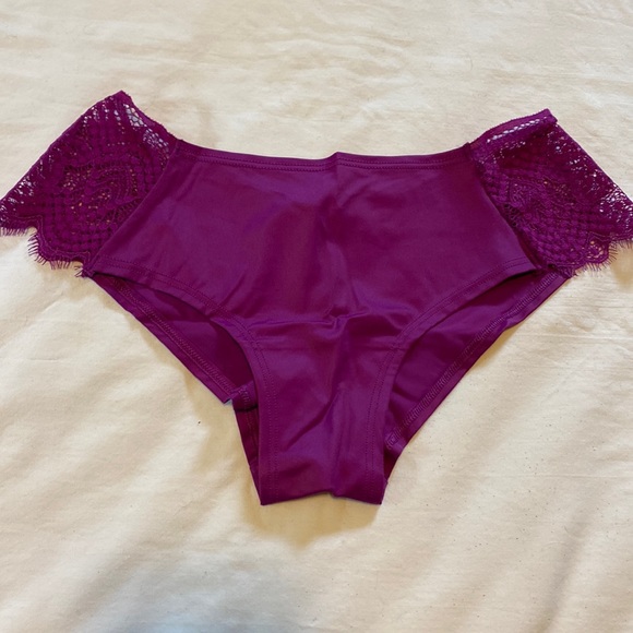 So good I had to share! Check out all the items I'm loving on <a href="/Poshmarkapp/">Poshmark</a> from <a href="/Brittsposhpage/">👢Brittmattkitkat👢</a> #poshmark #fashion #style #shopmycloset #carhartt #katespade #pinkvictoriassecret: posh.mk/NeSY0PbqwBb