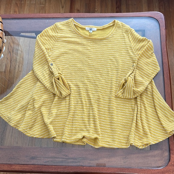 So good I had to share! Check out all the items I'm loving on <a href="/Poshmarkapp/">Poshmark</a> #poshmark #fashion #style #shopmycloset #woolrich #ciatangocreation #yalosangeles: posh.mk/wifOEadqwBb