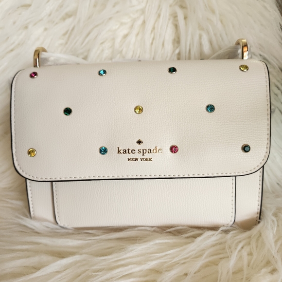 shelbyloo113's tweet photo. So good I had to share! Check out all the items I'm loving on @Poshmarkapp #poshmark #fashion #style #shopmycloset #rockabyebaby #katespade #clarks: https://t.co/ZjxjUlEJ3z https://t.co/7mOhv3uxOJ