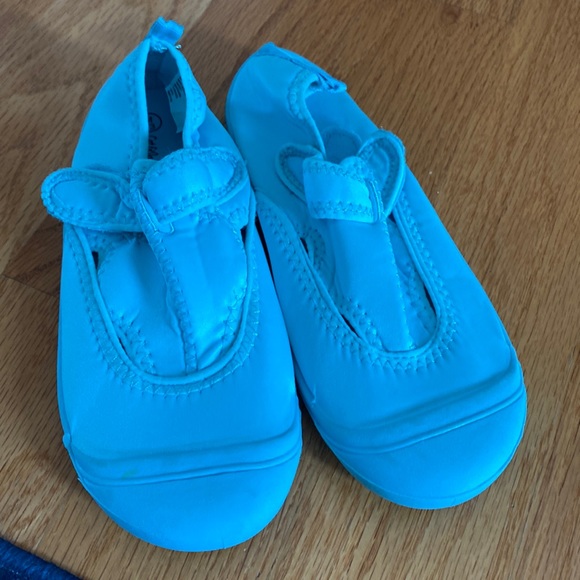 So good I had to share! Check out all the items I'm loving on <a href="/Poshmarkapp/">Poshmark</a> #poshmark #fashion #style #shopmycloset #hanes #catjack: posh.mk/s6sm64eqwBb