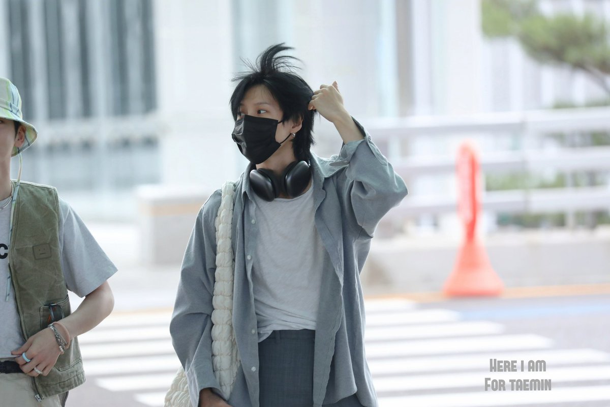 Here-iam tweet media