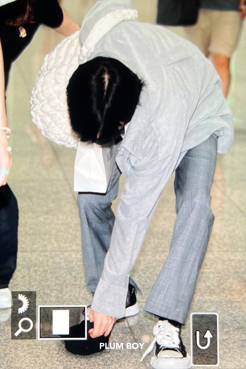 230718 모자 떨어뜨렸어영

#태민 #TAEMIN #テミン