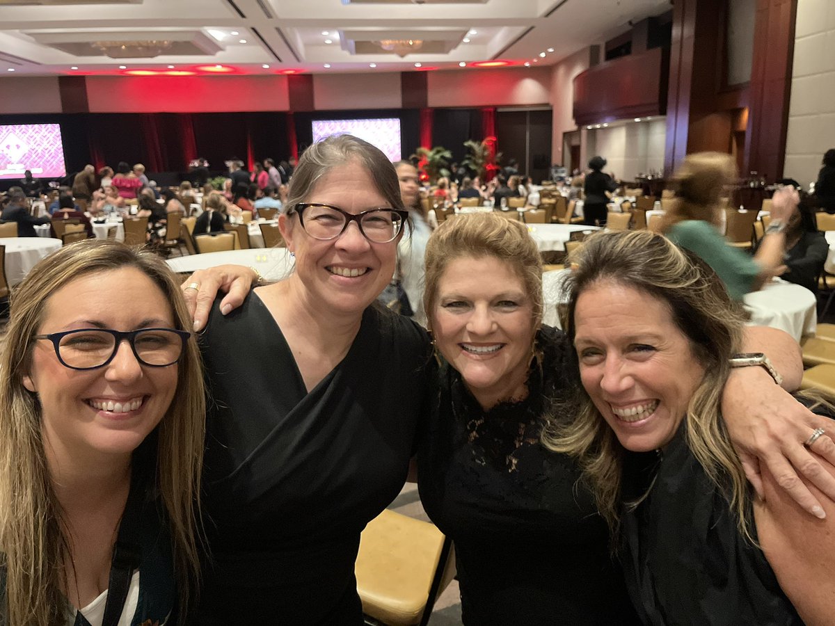 kmdevine68's tweet image. Chicago counselors made some noise in Atlanta at the RAMP Awards❤️❤️❤️@doctruax @AngelaShanahan7 @jcookASCA @ASCAtweets #asca2023 @MrsRhodes14