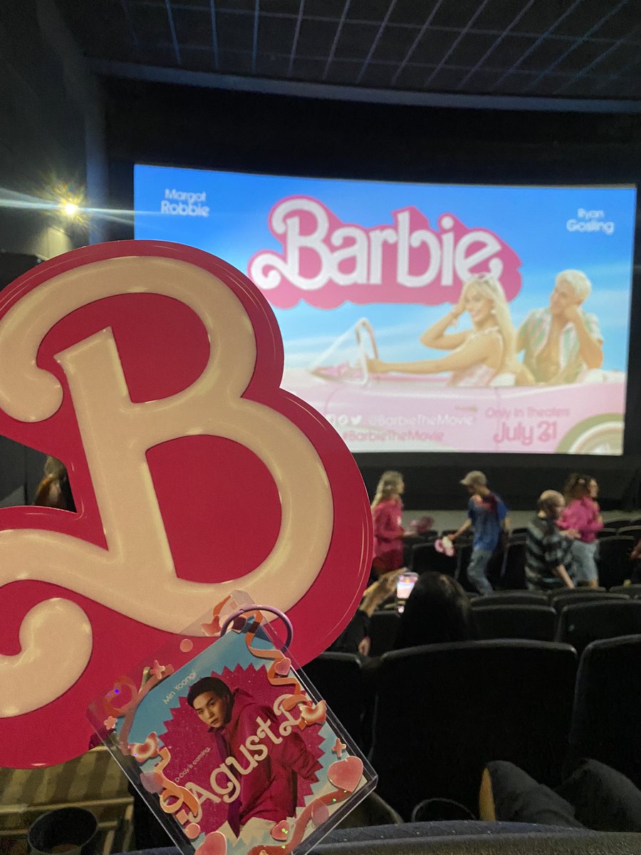 iknowmel's tweet photo. movie date 🍿 https://t.co/2qi1UTOwdi