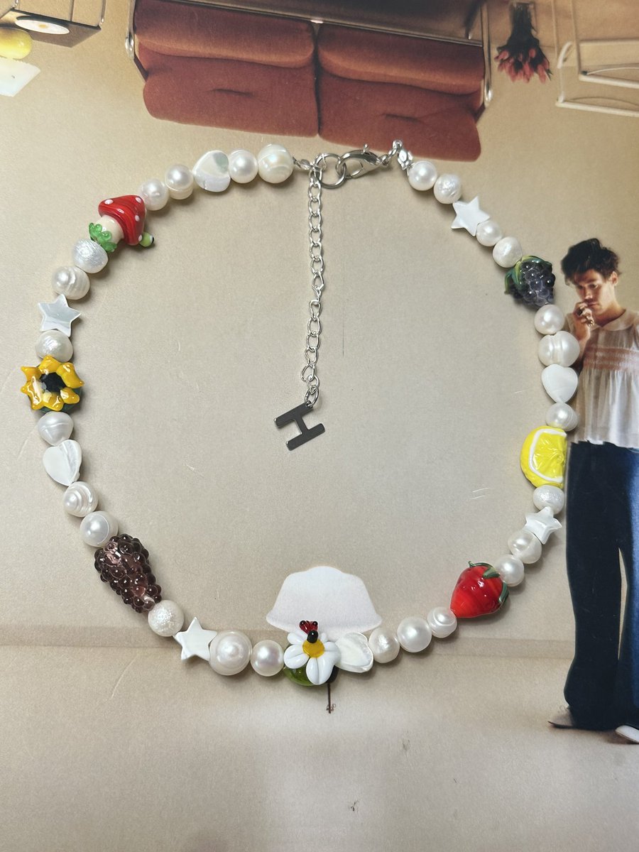 braceletladyy's tweet photo. just SOME things that are going to be available this sunday 7/23🤭

drop is going to be at 3pm pst!! 

everything is one of a kind/just one of each item! prices and stuff will be in the replies! 

https://t.co/6aTjdMv0Ci https://t.co/e7PZbw4N76