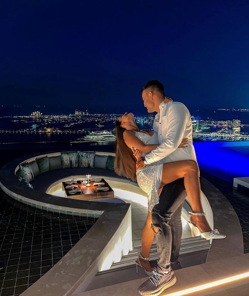 DefneYaprakHbr's tweet photo. Tatil Hatırası #tatil  @yaz #çeşme #zam https://t.co/2rcRJbayPn