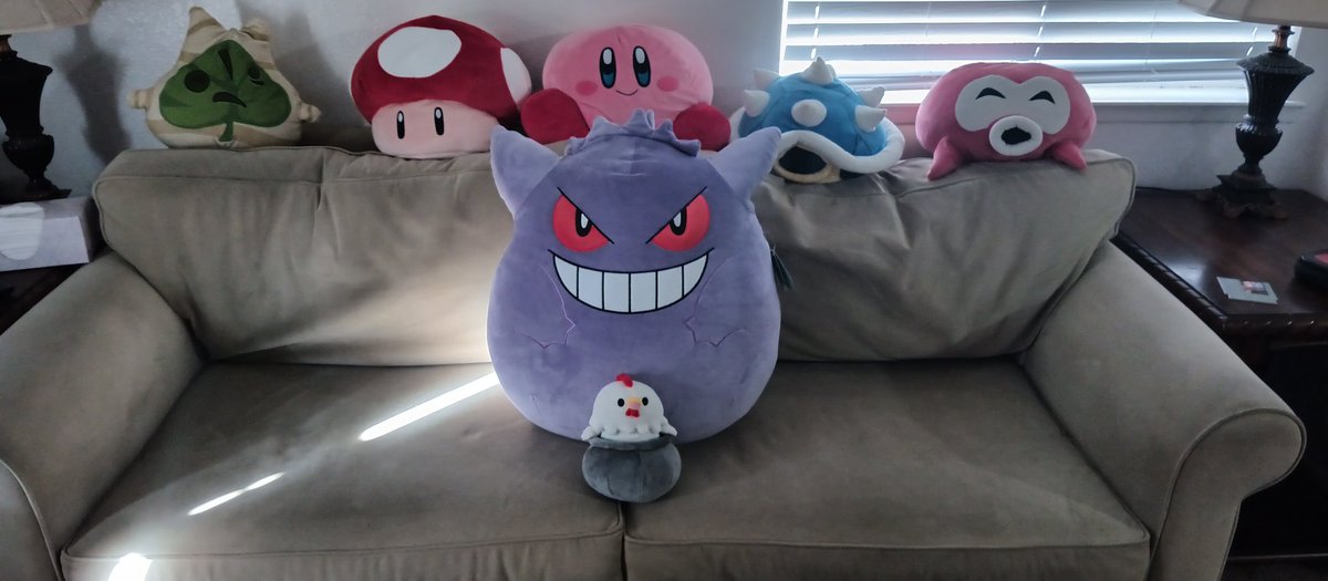 KnightEverhart's tweet image. Just got my Bawkplush delivered. I'm so happy to finally add this little guy to the gaming couch.

Thank you @Bawkbasoup keep up the great work.