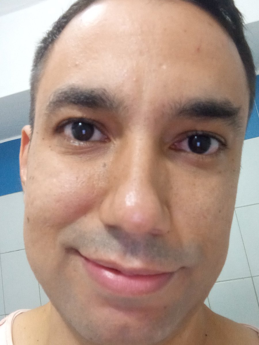 RealMiguelRiera's tweet photo. Mis ojos brillan por ti...😏 https://t.co/LcI9qHSK9V