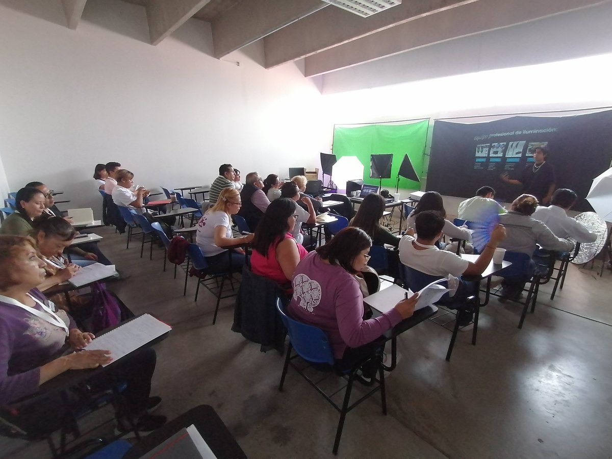 FPolticaCDMX's tweet photo. Estamos muy contentos de haber contado con su participación en nuestro taller de Comunicación Política.😃

Agradecemos su optimismo y ganas de seguir aprendiendo acerca de las nuevas tecnologías y medios de comunicación.🙌

Nos vemos pronto!✨ https://t.co/nZw8FPsBny