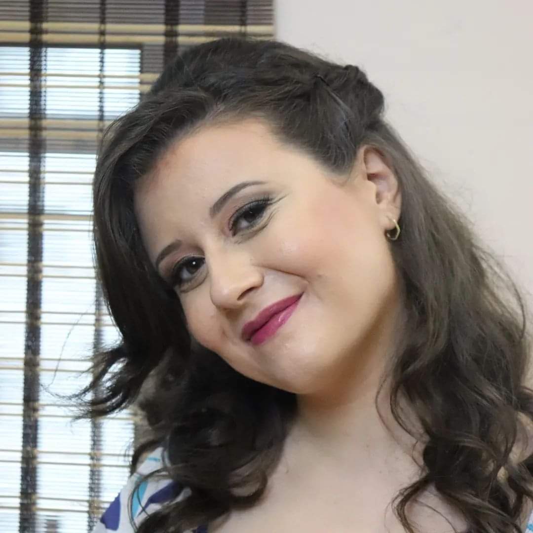 priclaudia's tweet photo. Começando a semana com um lindo sorriso da @nathalia_miglino em seu ensaio gestante que fiz com muito amor! Make, penteado e foto by me ❤️ 
#vilaleopoldina 
#vilaleopoldinasaopaulo 
#vilaleopoldinasãopaulo 
#vilaleopoldinasp 
#studiopriscilabaumann 
#priscilabaumannmakeupstudio https://t.co/Fz0YaPrK7G
