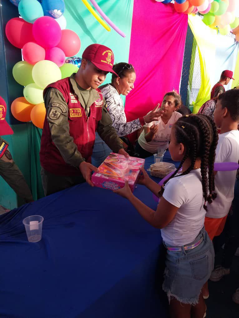 ACoronadoVzla's tweet photo. Con mucha alegría, sorpresas y diversión, nuestras niñas y niños roqueños celebraron su día! Seguiremos trabajando por un presente y un futuro lleno de esperanza y felicidad para los más pequeños de la casa! https://t.co/J0heds63Cc