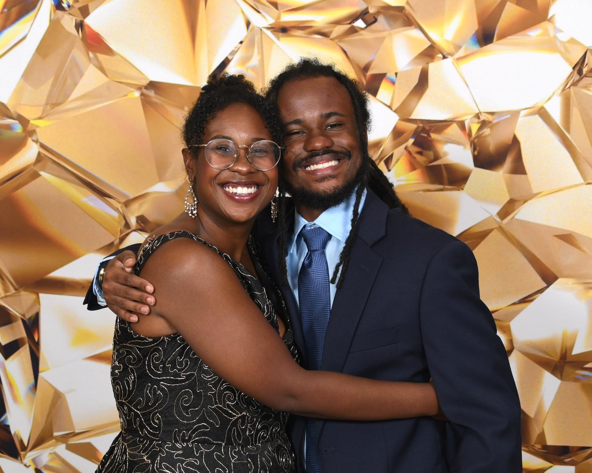 Lelan Statom tweet media