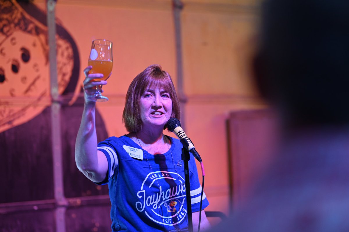 kulibraries's tweet photo. Met so many great Denver-area Jayhawks this evening at @ratiobeerworks with @kualumni. Delighted to share our collections and services with our KU friends across the country. #RockChalk https://t.co/Dwtcx2qUfM