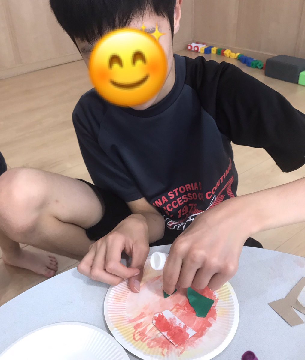 firstdream_21's tweet photo. 🌟浅草橋教室🌟
2023.7.17(月)
『紙皿水族館🐟🦞』
お魚を描いてハサミで切り、紙皿の上で泳がせました✨
楽しく作りながら、指先の微細運動に繋げました😀

▽ファーストシーンドリームの詳細はこちら！
https://t.co/694S4VXsDC

#放課後等デイサービス #室内活動 #紙皿水族館 https://t.co/KTeXu7jCwU