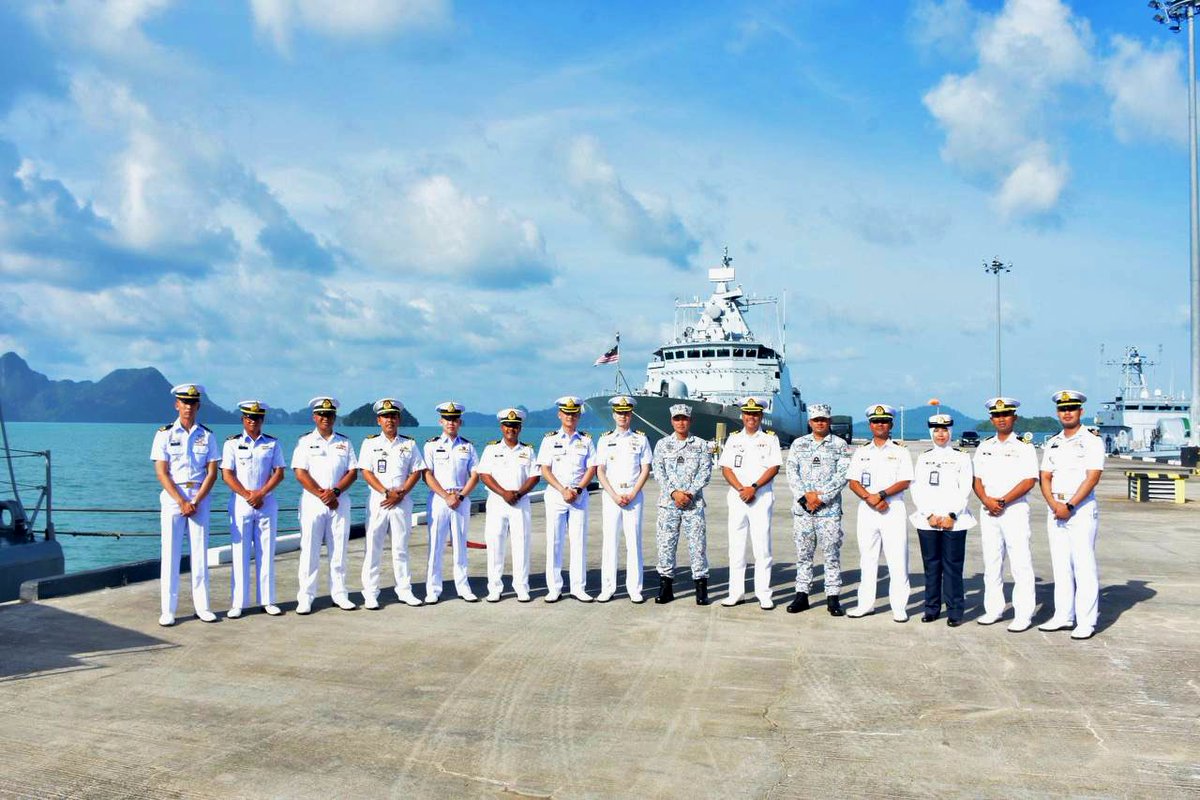 mwl3_tldm's tweet photo. Eksesais ini memupuk persefahaman serta kebolehoperasian bersama di antara Angkatan Maritim Thailand dan Malaysia.
#SEAEXTHAMAL #TLDM #Thailand #AirTimes
@tldm_rasmi @MINDEFMalaysia @MYCoastGuard @kd_terengganu @KdPerkasa https://t.co/jiHmTDiXI7