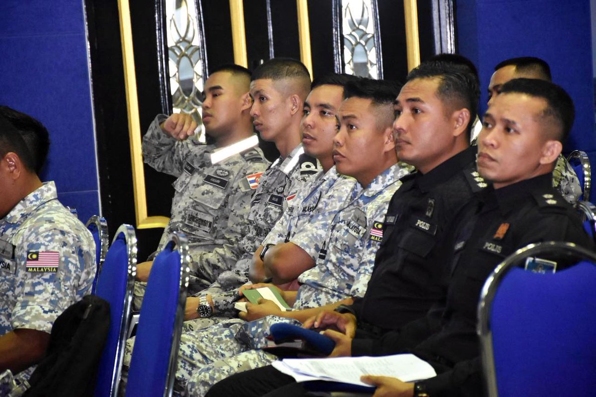 mwl3_tldm's tweet photo. Eksesais ini memupuk persefahaman serta kebolehoperasian bersama di antara Angkatan Maritim Thailand dan Malaysia.
#SEAEXTHAMAL #TLDM #Thailand #AirTimes
@tldm_rasmi @MINDEFMalaysia @MYCoastGuard @kd_terengganu @KdPerkasa https://t.co/jiHmTDiXI7