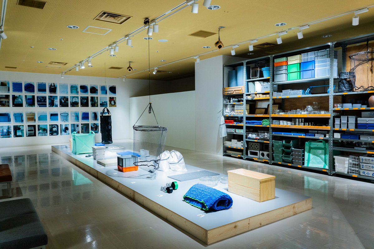 d47store's tweet photo. ＼開催中／
SAMPLING PRODUCT 47都道府県の見立てのプロダクト展
工場で積み上げられている運搬用コンテナや、引っ越しの際などに使う養生用キルトカバーなど、様々な現場で使われている道具や素材が並びます。
それらを、暮らしの道具として「見立て」、自由でユニークな暮らしを考える展覧会です。 https://t.co/gSM123WMV3