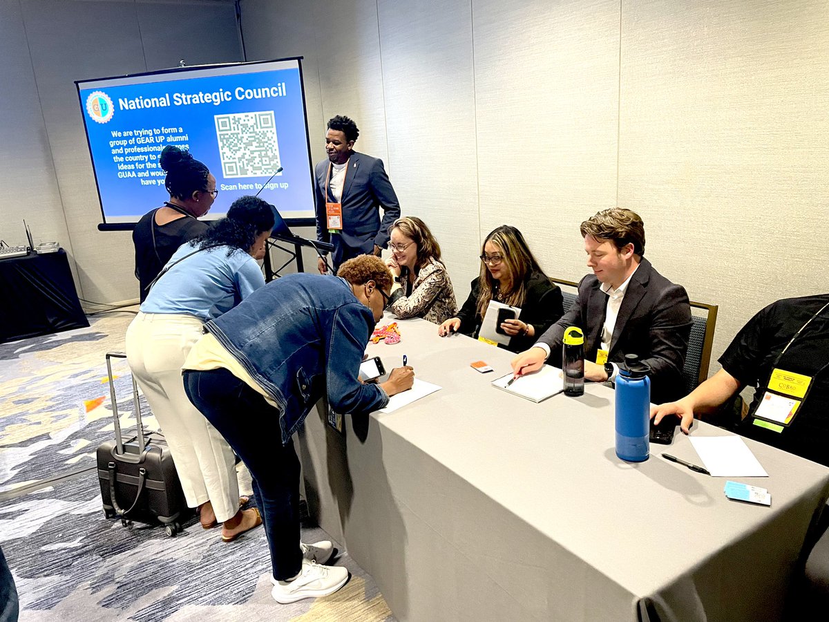 GEARUPAlumni's tweet photo. Thank you to our amazing alumni panelists and presenters and to those who joined us at todays workshop. 

Join us again tomorrow for another workshop and for our GEAR UP Night at the Golden Gate Tap Room! 

#gearupworks #GUcon #GUAA https://t.co/Xjomt7Tkb9