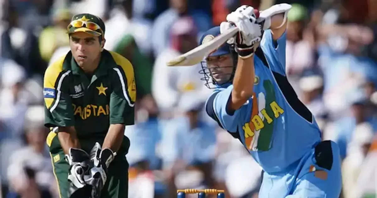 sachinbiography's tweet photo. 5 मौके जब बेरहम सचिन तेंदुलकर ने पाकिस्तान को कुचल डाला, भगवान का प्रकोप तो देखिए

#sachin #sachintendulkar #cricket 

https://t.co/LyVsSUSaZ5 https://t.co/kOqTUJe1cq