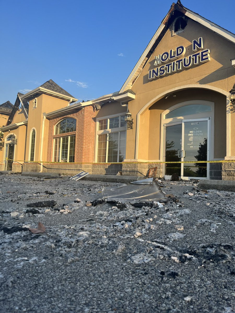 KaylaDavistv's tweet photo. Five Bentonville businesses burned in a fire Sunday. Fire Marshals are investigating the cause now. 

Hear why one business owner says she’s devastated at what all was lost tonight on @KNWAFOX24 #nwanews https://t.co/LBsE7FHmeW