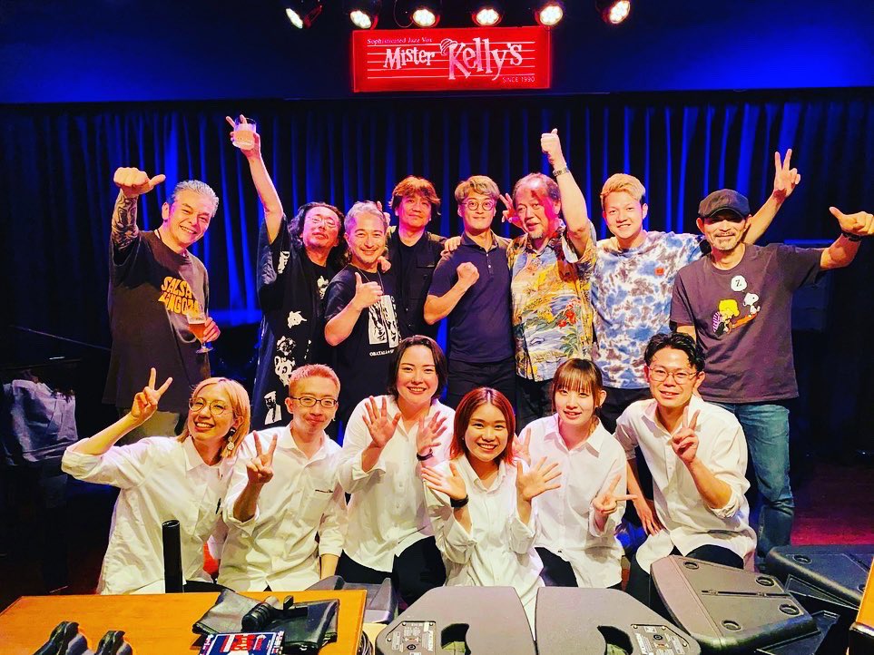 kenta_drs_percs's tweet photo. 🥁🥁🥁
オバタラセグンド久々のロングツアー、終わっちゃいました😭😭
今回はマジで過去1濃厚で音楽的で大盛況なツアーでした。
ありがとうございました!!
#OBATALASEGUNDO
#中路英明
#大儀見元
#伊藤志宏
#鈴木よしひさ
#コモブチキイチロウ
#岡本健太 https://t.co/Z8vQZi3QdW