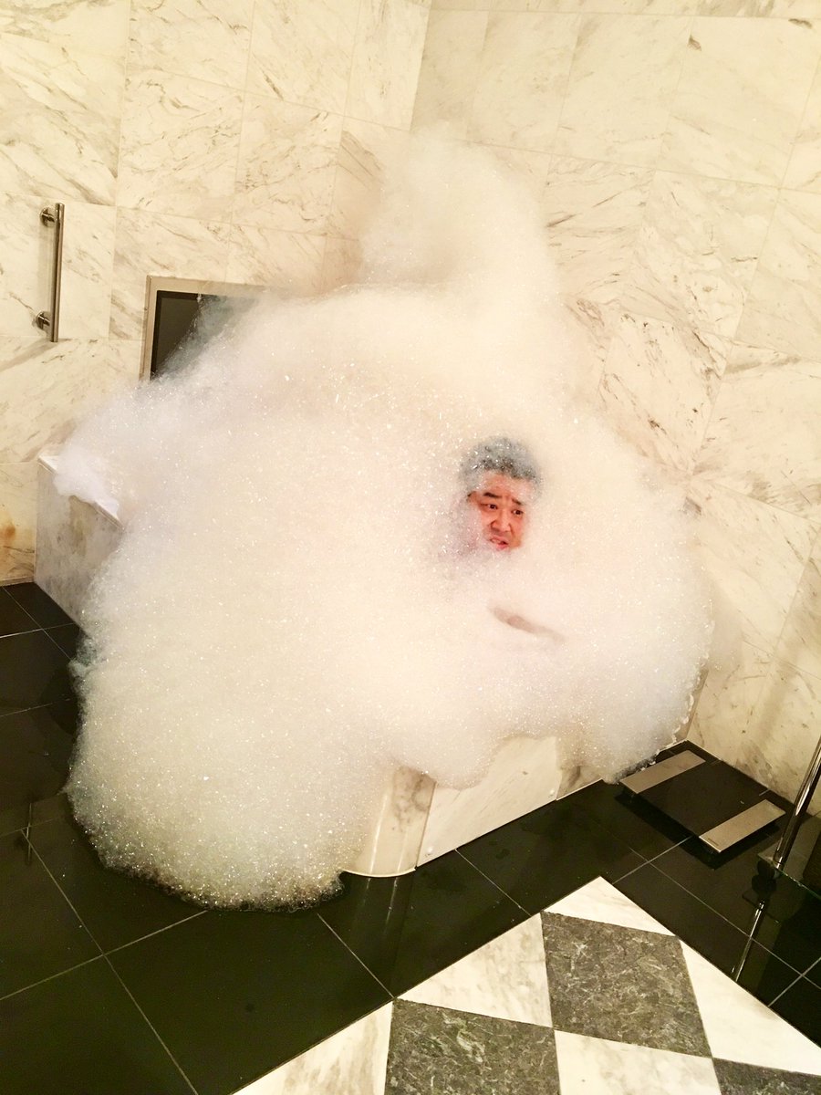 meaeeeeen's tweet photo. 泡風呂で暴れすぎた結果 https://t.co/kxZwmQJ1dc