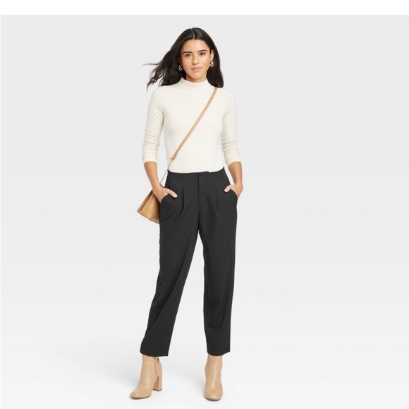chic2posh's tweet photo. So good I had to share! Check out all the items I'm loving on @Poshmarkapp #poshmark #fashion #style #shopmycloset #anewday #freepeople #showmeyourmumu: https://t.co/AR5zr7M0t0 https://t.co/nZAoFz7jMi