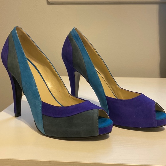 LilSunflower129's tweet photo. So good I had to share! Check out all the items I'm loving on @Poshmarkapp #poshmark #fashion #style #shopmycloset #express #ninewest #alfani: https://t.co/csHy6c0L0B https://t.co/62dmcKfJH2