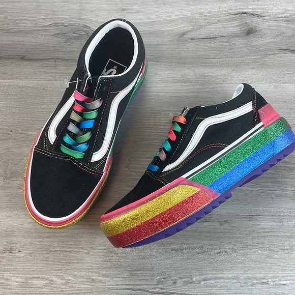 8_josei's tweet photo. So good I had to share! Check out all the items I'm loving on @Poshmarkapp from @cali__stylz #poshmark #fashion #style #shopmycloset #lululemonathletica #motelrocks #vans: https://t.co/NcW2hsBAj7 https://t.co/1kA7MQKfyi