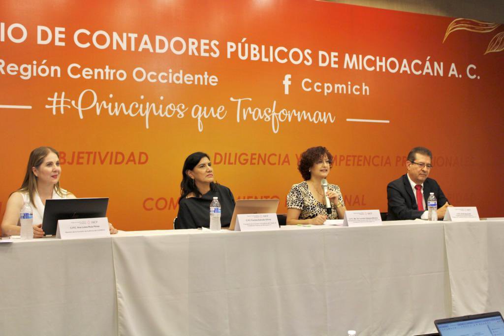 CCPMichoacan's tweet photo. Se llevó a cabo el curso "Normatividad Aplicable a Auditoría de Estados Financieros a Entidades Paraestatales", impartido por la C.P.C. y M.I, Ana Luisa Ruíz Pérez; la C.P.C. y M.I. Faviola Estrada Olivos y el C.P.C., P.D.C.F. y M.I. Erik García Gil.

#PrincipiosQueTransforman https://t.co/K4HfOsfHNL